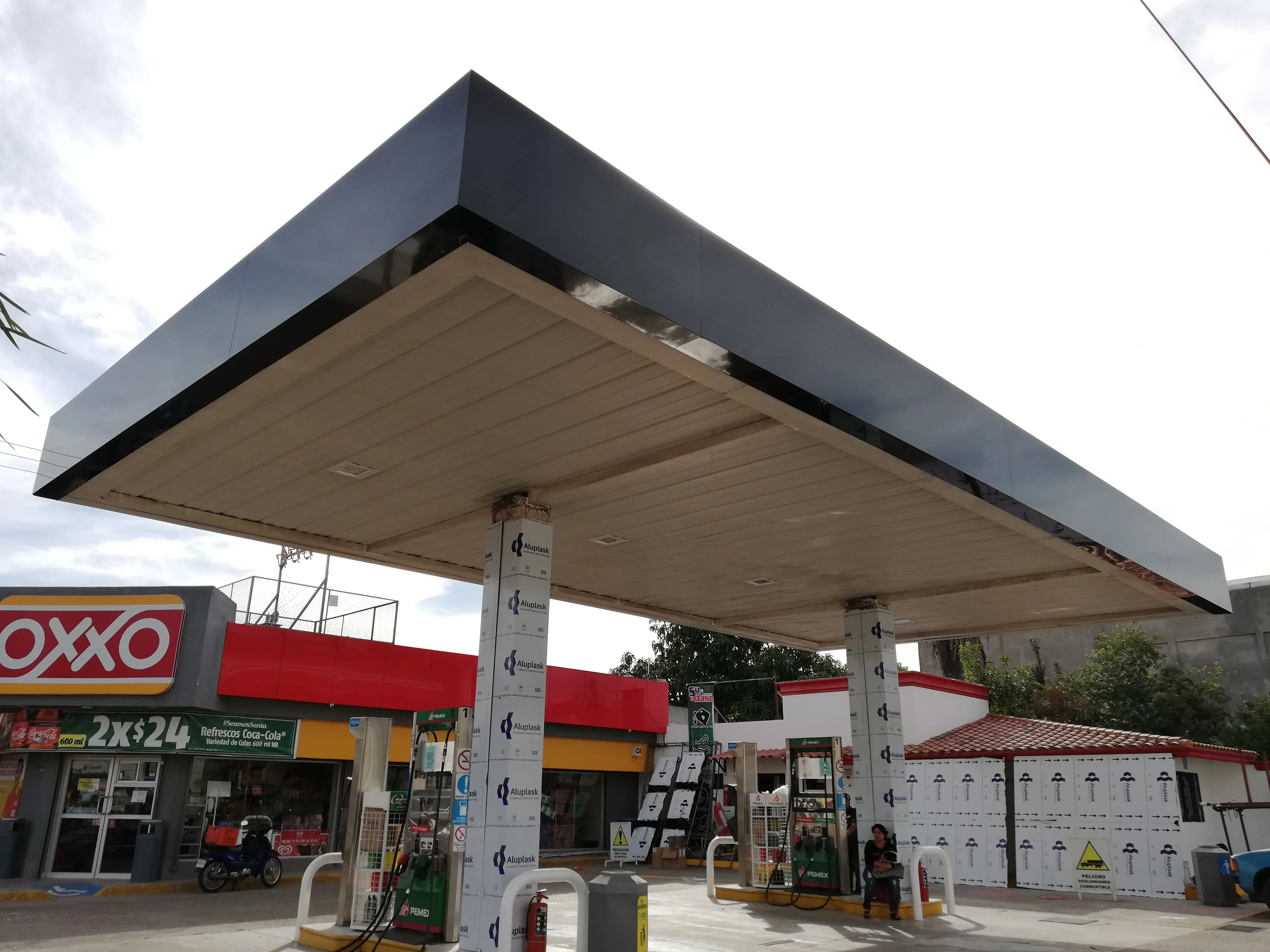 Marquesina con panel